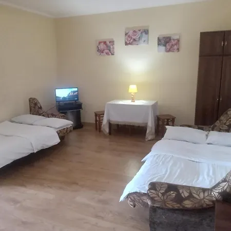 Doba - центр 2 ком 7-8місць завжди тепла ! *