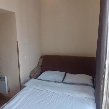 Apartment Doba - центр 2 кім 8 місць з кондиціонером ! Mukacheve