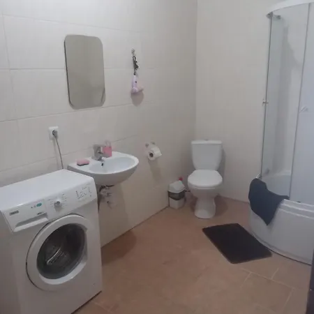 شقة Doba - центр 2 ком 7-8місць завжди тепла ! *