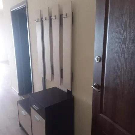 Doba - центр 2 кім 8 місць з кондиціонером ! Apartment Mukacheve