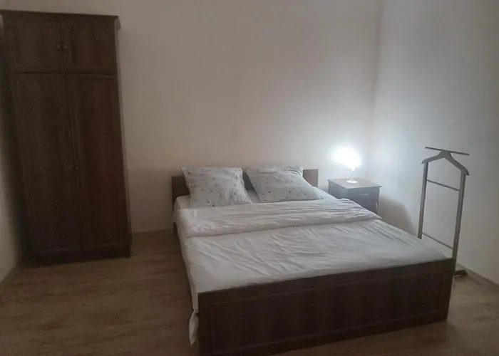 Doba - центр 2 ком 7-8місць завжди тепла ! Apartman